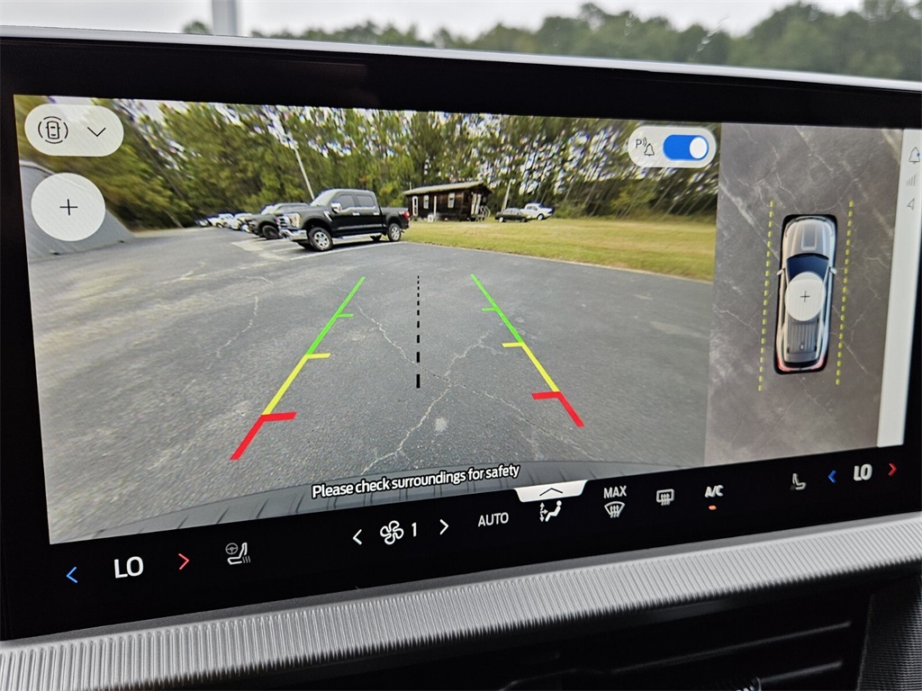 2025 Ford Explorer ST-Line photo 18