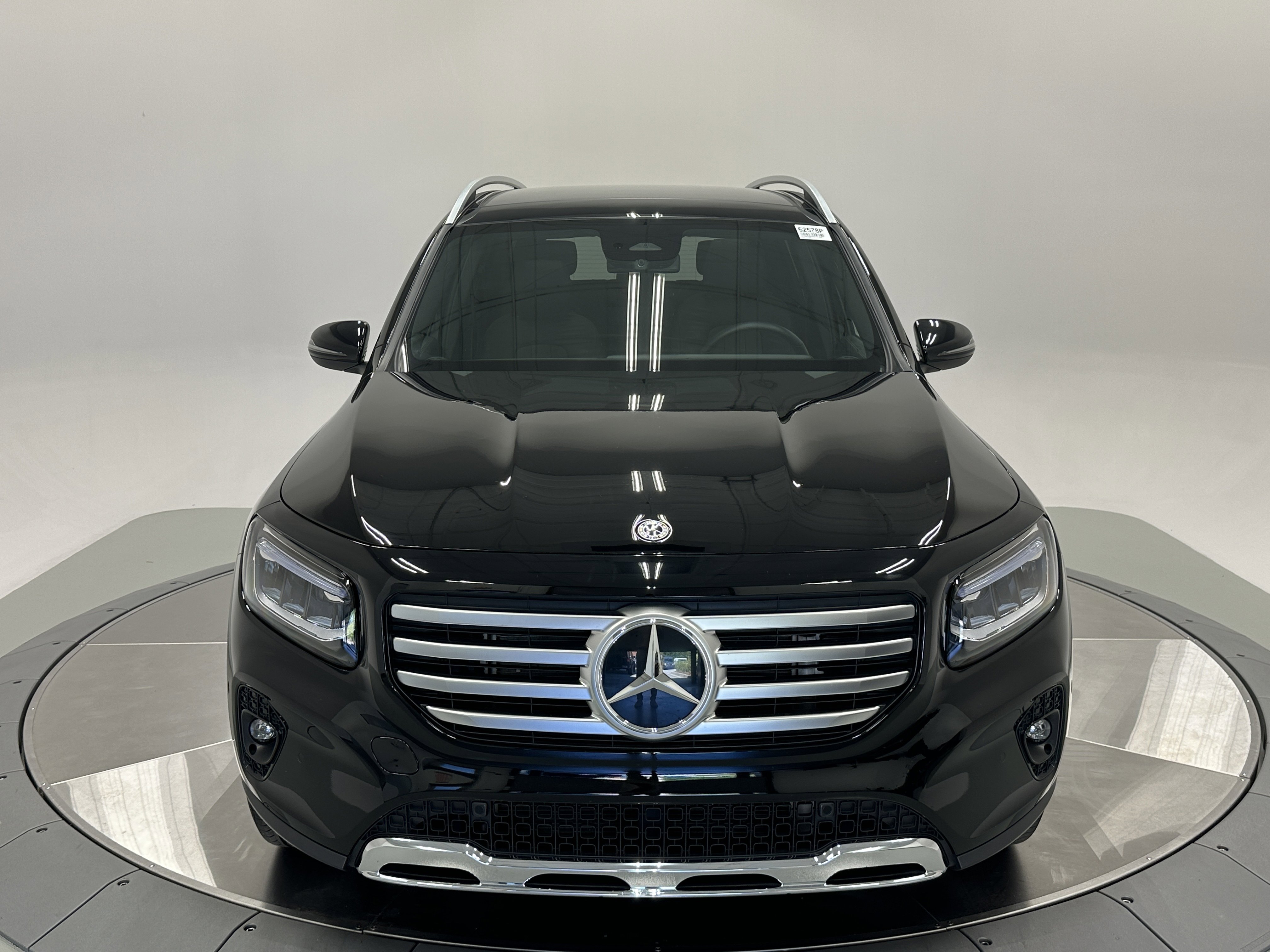 2024 Mercedes Benz GLB 250 4MATIC photo 2