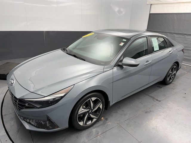 2022 Hyundai Elantra Hybrid Limited photo 5