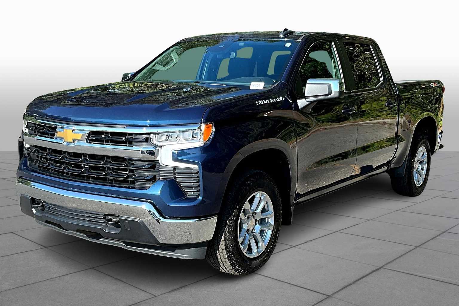 2023 Chevrolet Silverado 1500 LT photo 2