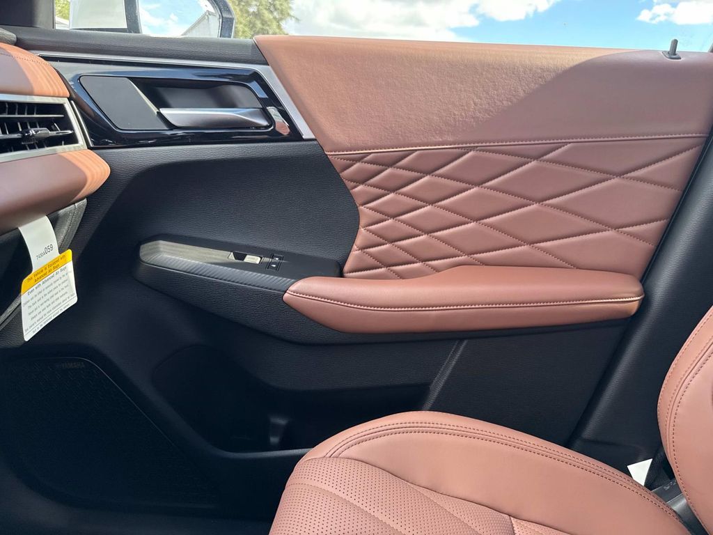 2025 Mitsubishi Outlander SEL photo 23