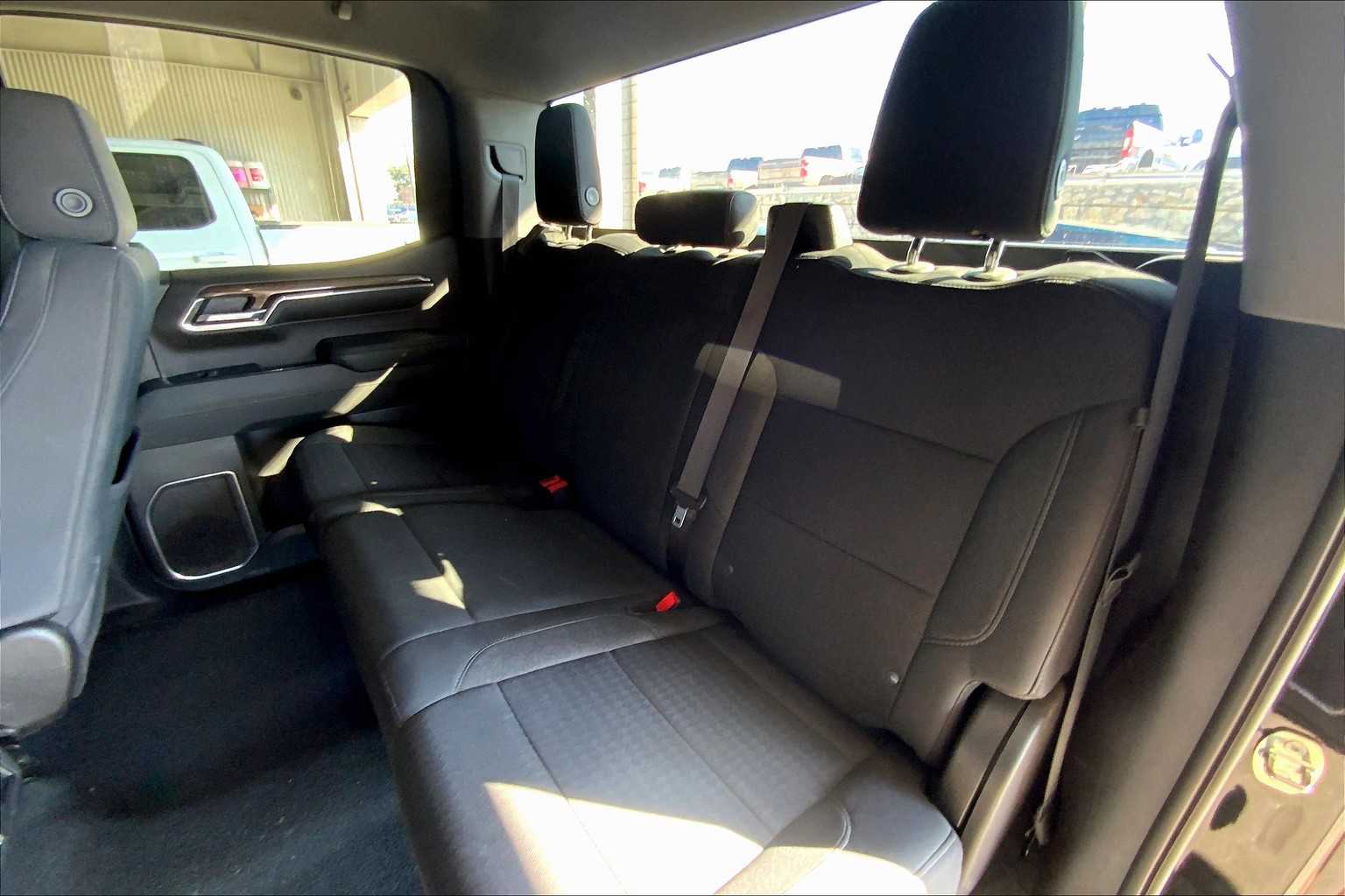 2022 Chevrolet Silverado 1500 LT photo 18