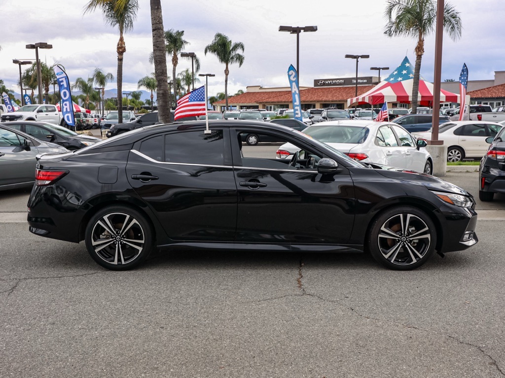 2022 Nissan Sentra SR photo 2