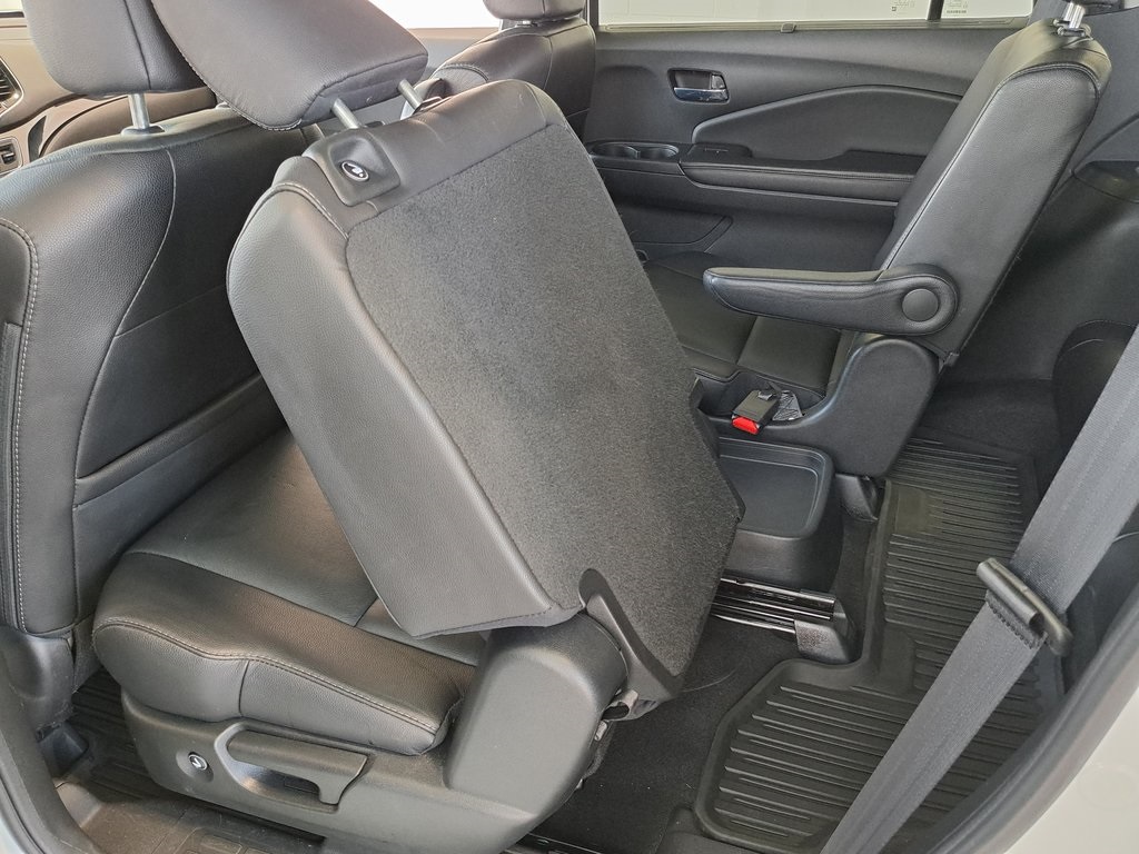 2021 Honda Pilot Touring photo 27