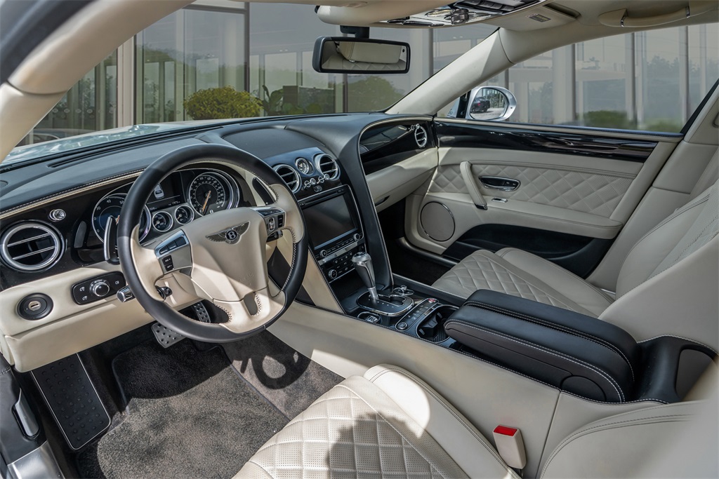2018 Bentley Flying Spur V8 photo 23