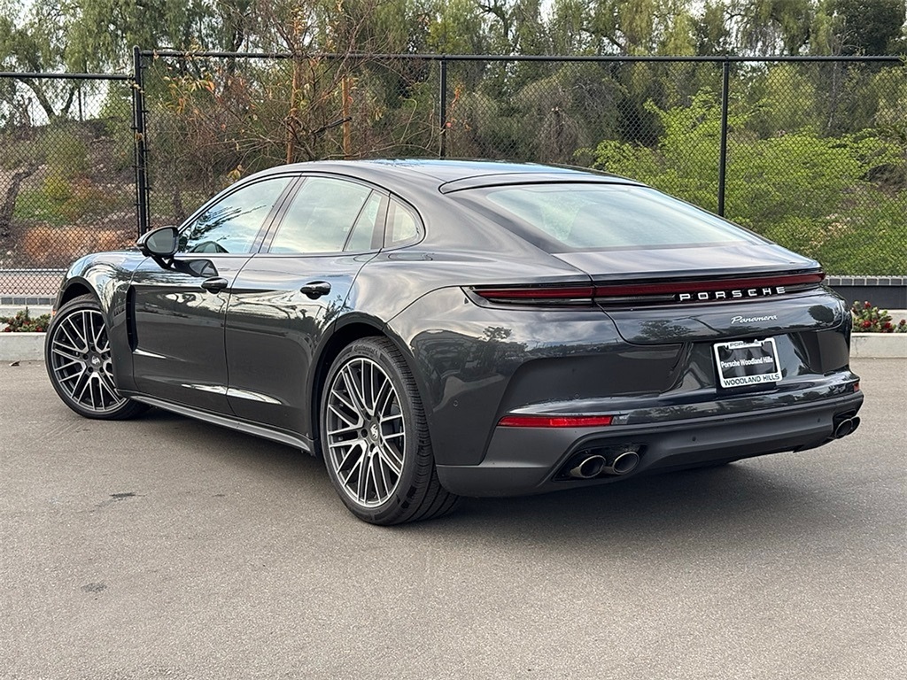 2024 Porsche Panamera photo 3