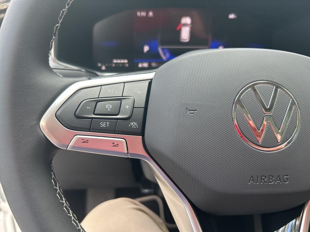 2025 Volkswagen Taos SE photo 11