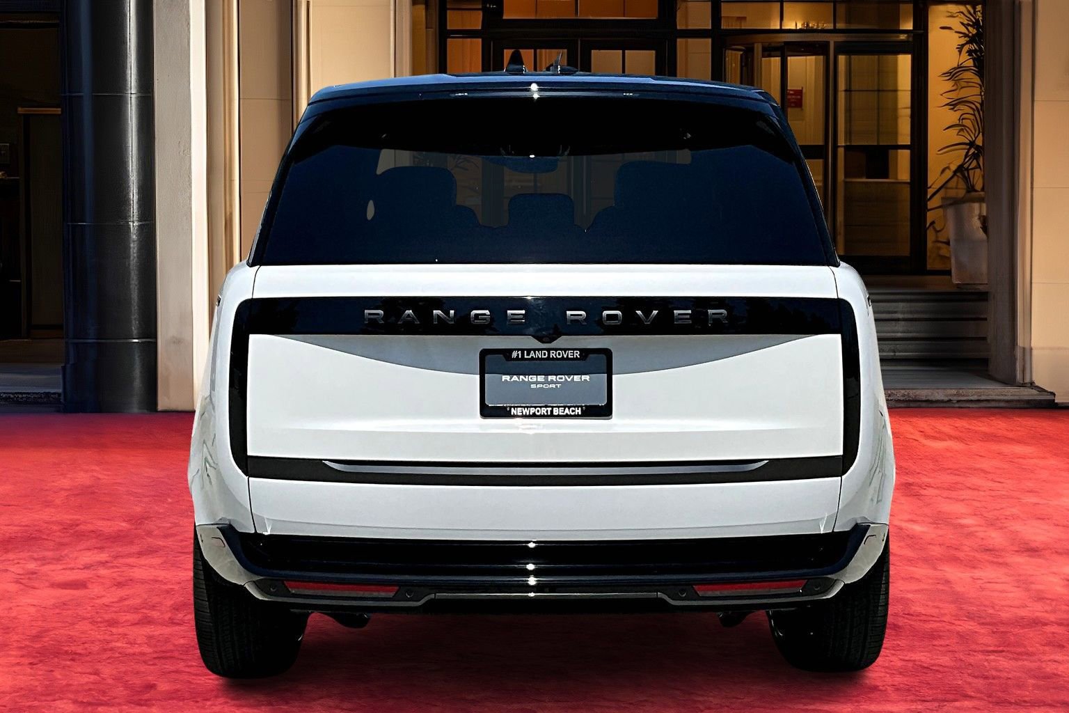 2025 Land Rover Range Rover SE photo 4