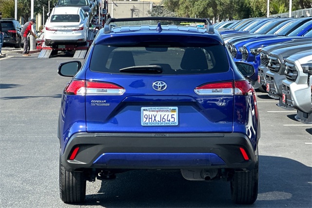 2022 Toyota Corolla Cross LE photo 5
