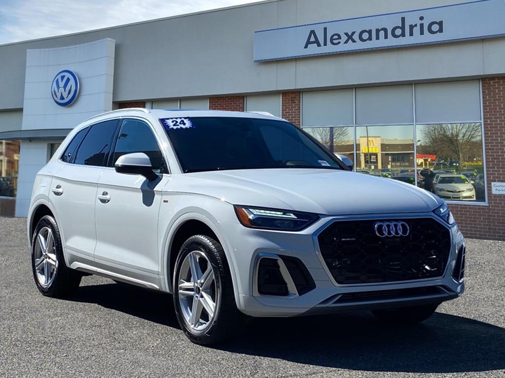2024 Audi Q5 Premium Plus's photo