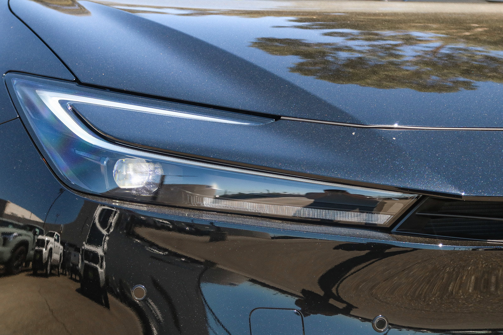 2026 Toyota Prius Plug-in Hybrid SE photo 4