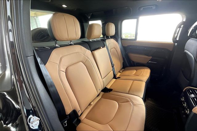2025 Land Rover Defender 110 V8 photo 7