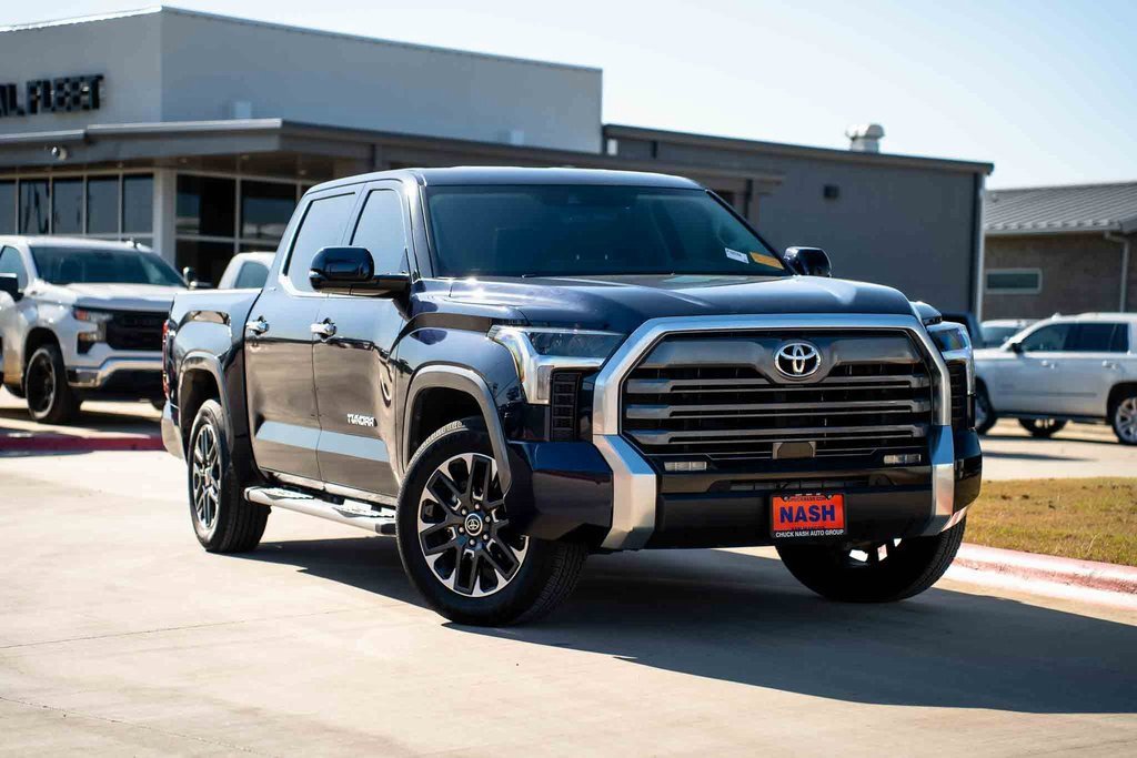 2023 Toyota Tundra Limited's photo