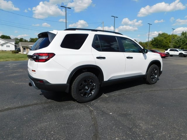 2025 Honda Pilot TrailSport photo 3