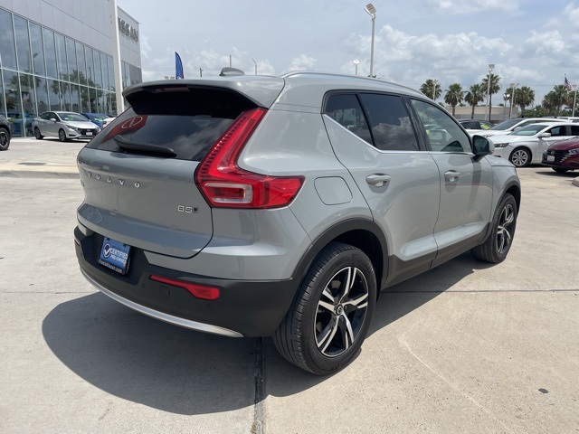 2024 Volvo XC40 Core photo 3
