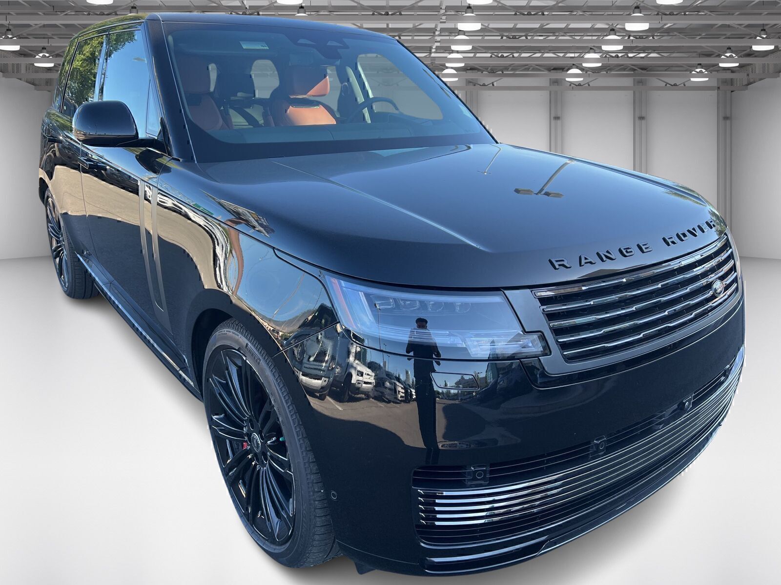 2025 Land Rover Range Rover SV photo 4