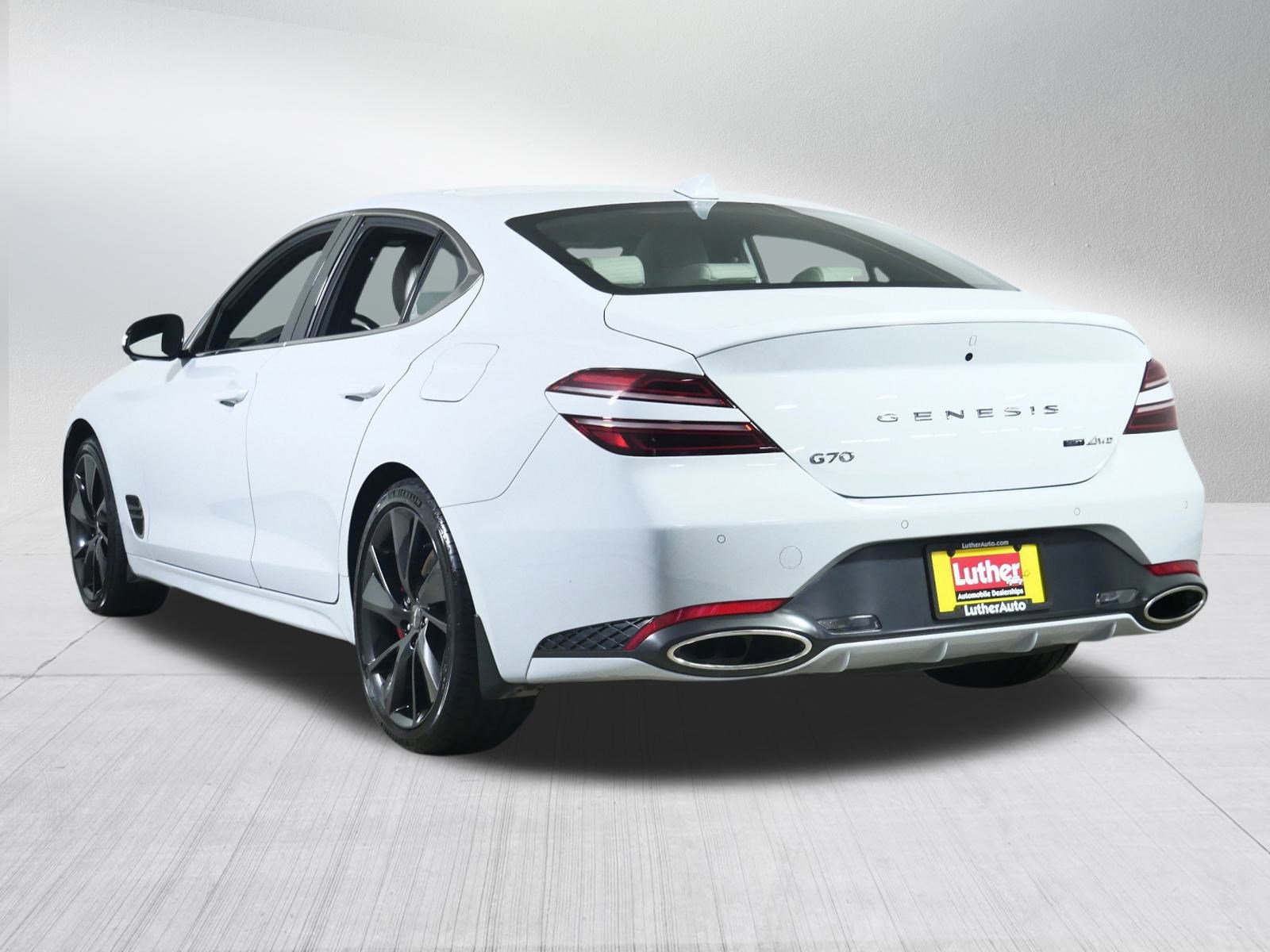 2022 Genesis G70 3.3T photo 5