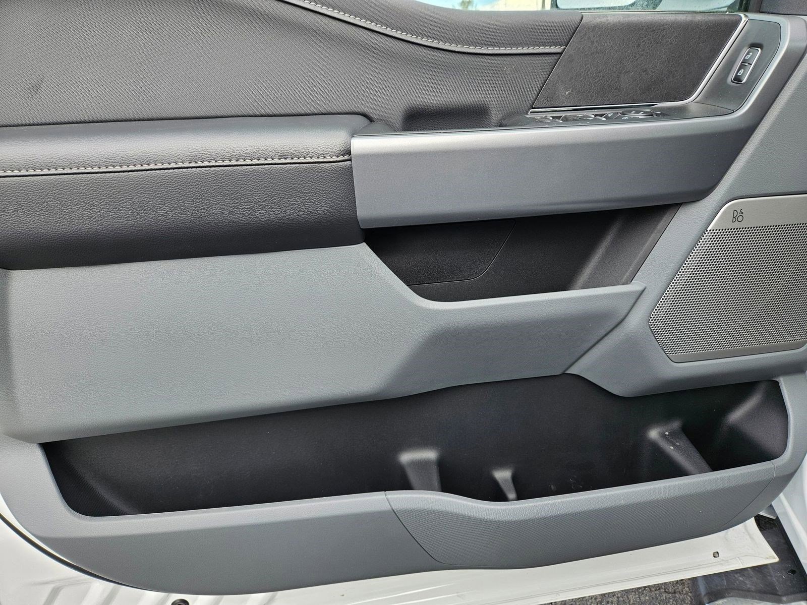2025 Ford F-150 XLT photo 11