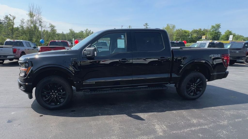 2025 Ford F-150 XLT photo 4