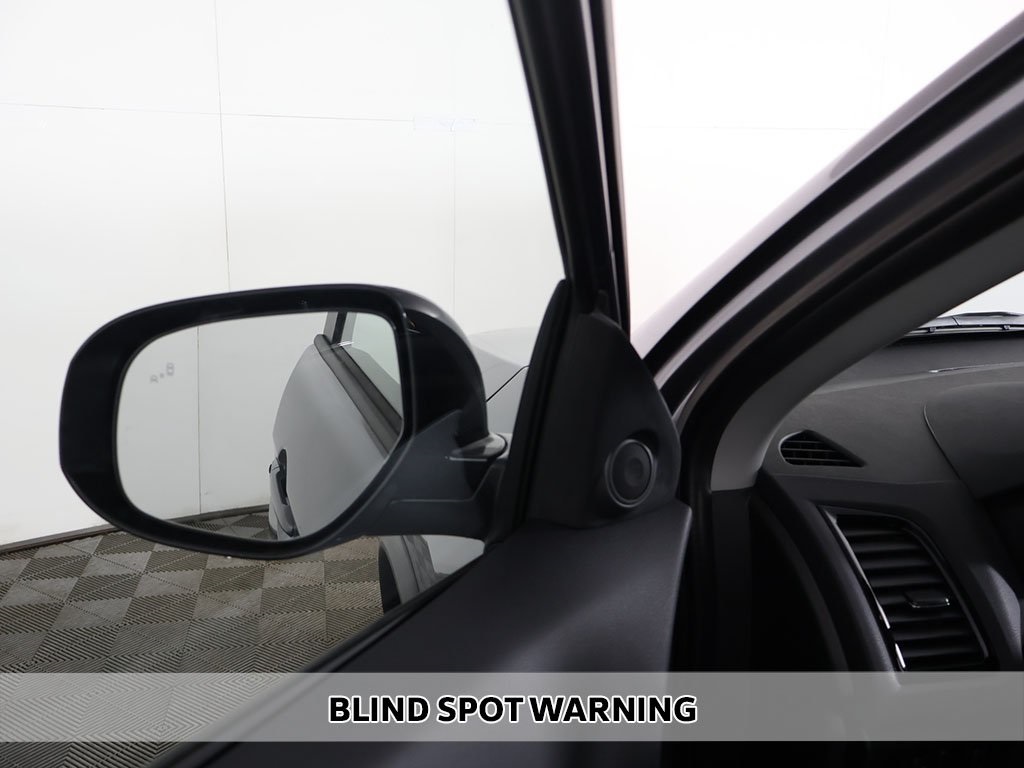 2025 Mitsubishi Outlander Sport SE photo 3
