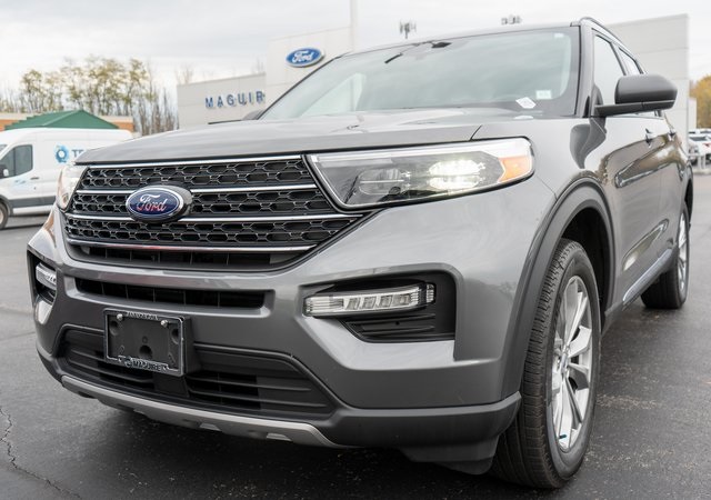 2023 Ford Explorer XLT photo 2