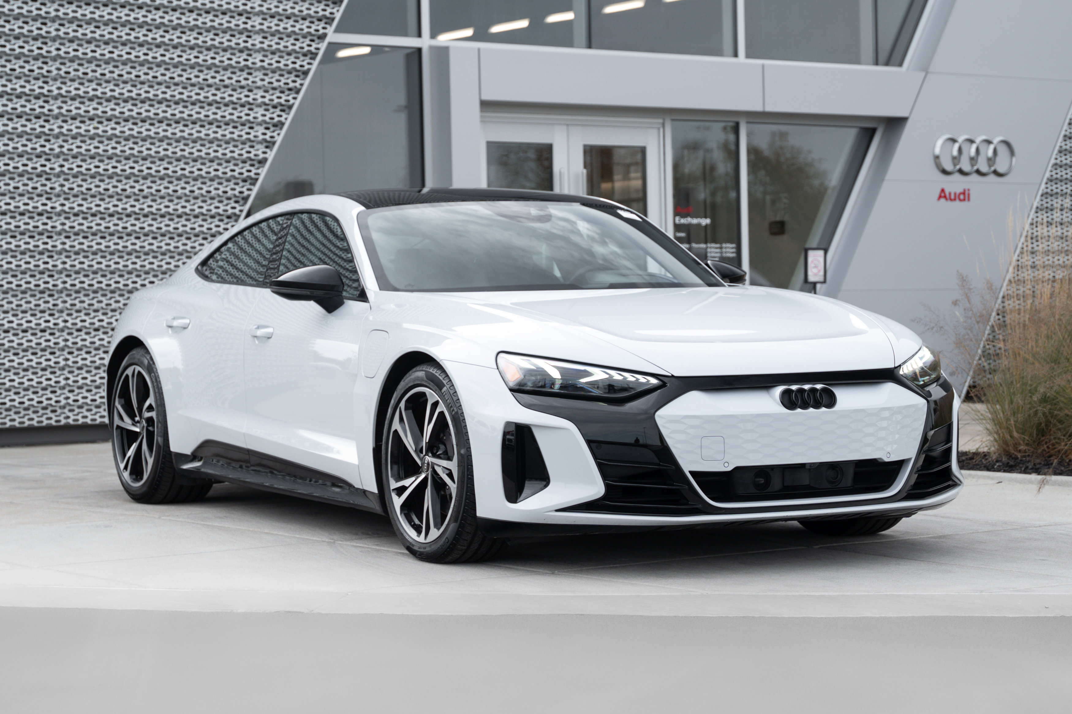 Used 2023 Audi e-tron GT Premium Plus with VIN WAUCJBFW1P7000752 for sale in St. Charles, IL