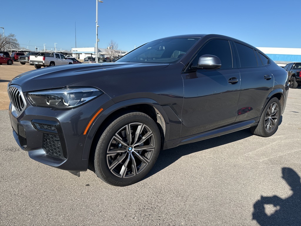 2022 BMW X6 40i's photo