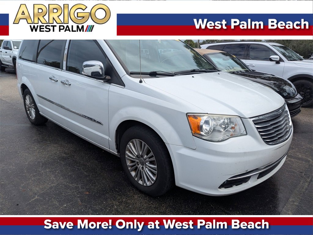 2015 Chrysler Town & Country Touring-L