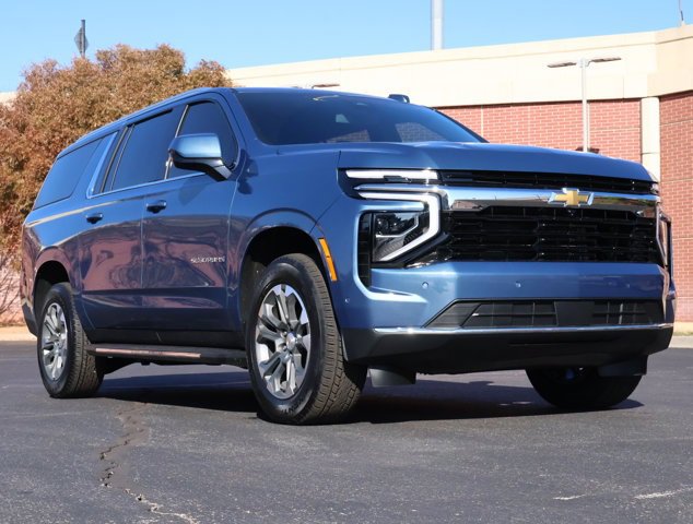2026 Chevrolet Suburban LS's photo