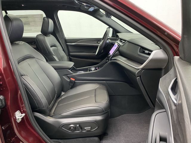2025 Jeep Grand Cherokee Limited photo 33