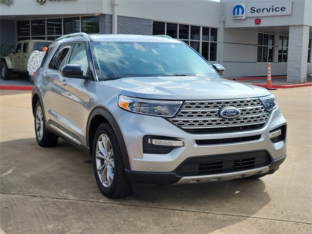 2024 Ford Explorer Limited's photo