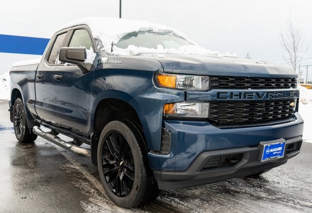 2020 Chevrolet Silverado 1500 Custom photo 2