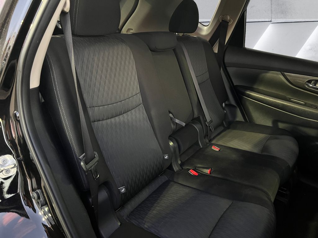2020 Nissan Rogue S photo 9