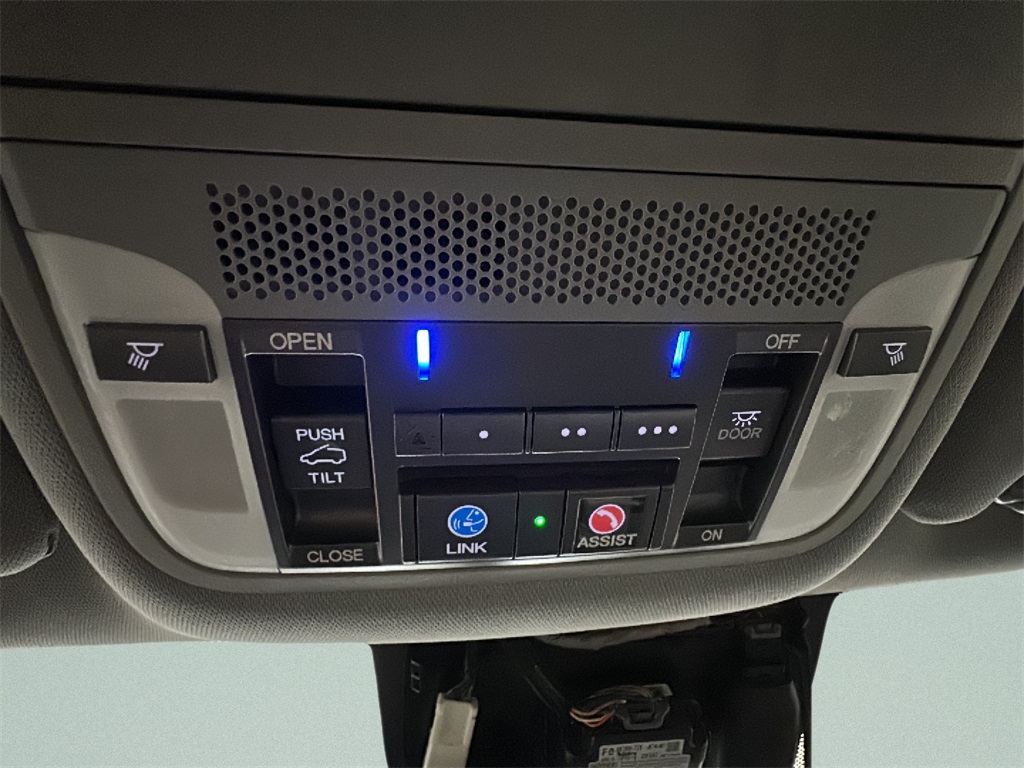 2016 Acura MDX SH-AWD Advance Entertainment photo 33