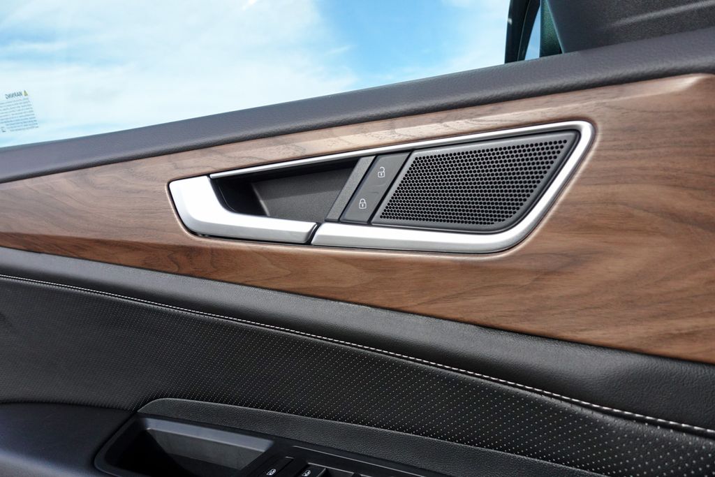 2026 Volkswagen Atlas SE Technology photo 16