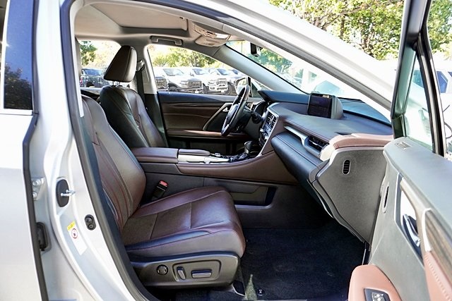 Used 2017 White Lexus 350 image 10