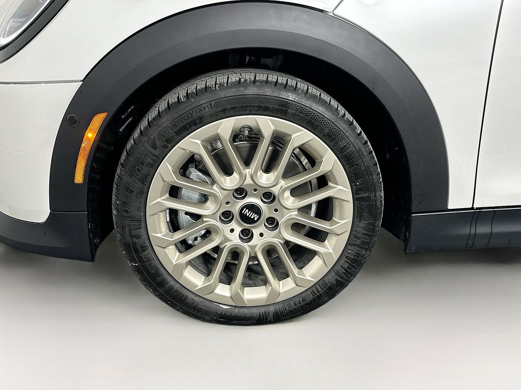 2025 Mini Cooper Hardtop 2 Door Signature photo 16