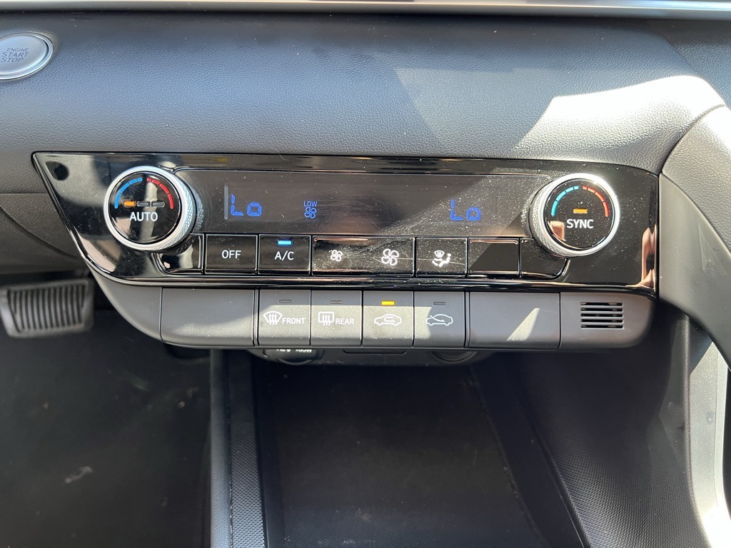 2022 Hyundai Elantra SEL photo 19
