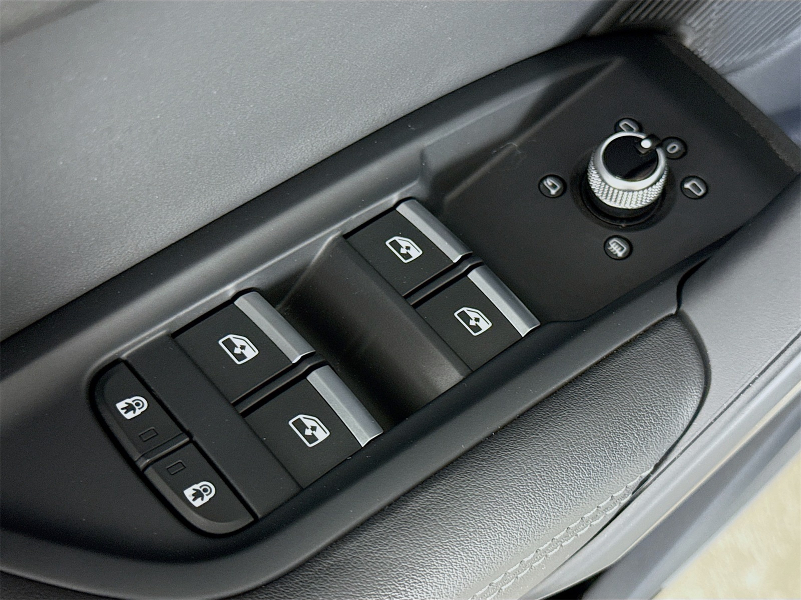2023 Audi Q5 45 S line Premium photo 18