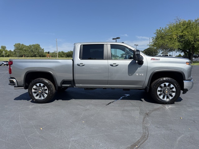 2025 Chevrolet Silverado 2500HD LT photo 7