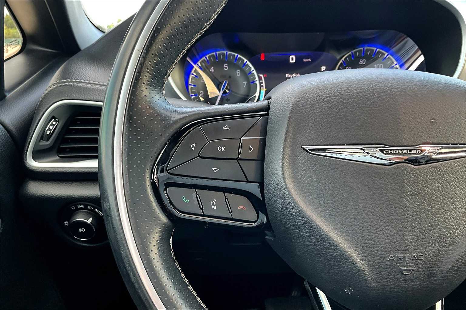 2018 Chrysler Pacifica Limited photo 19