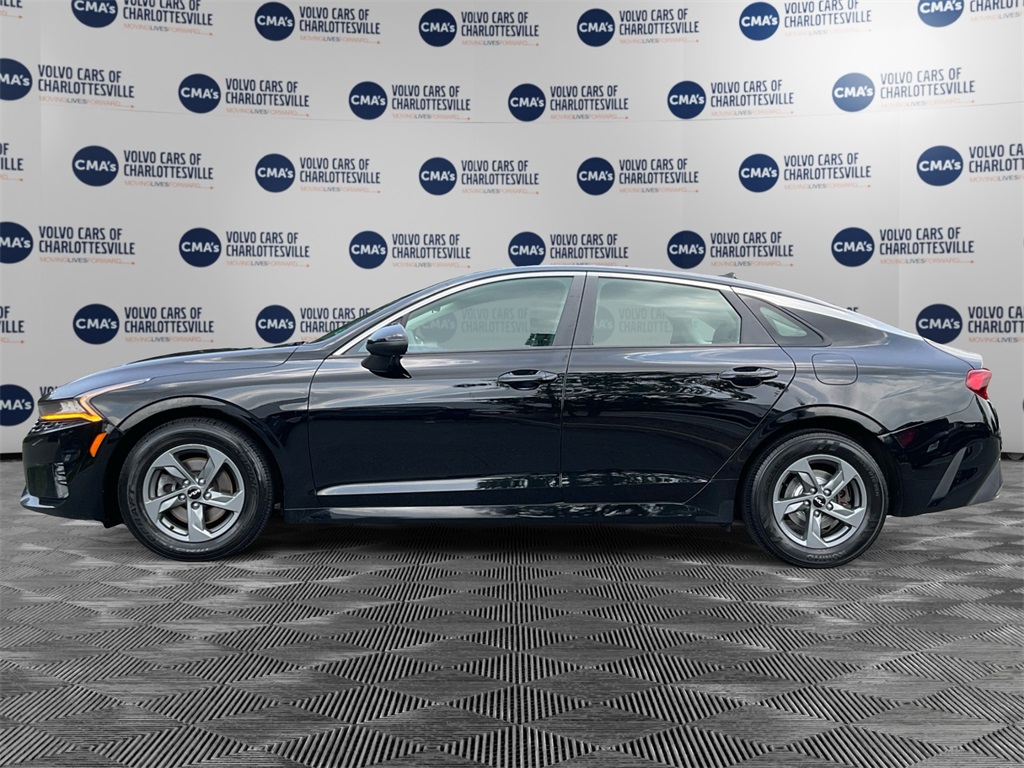 2022 Kia K5 LX photo 2