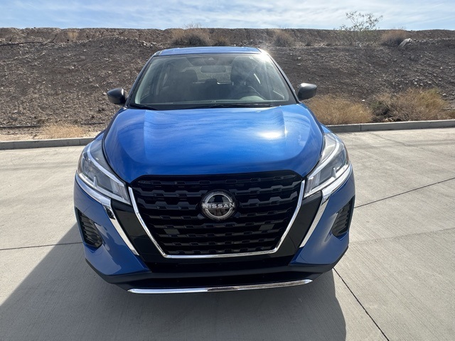 2025 Nissan Kicks Play S photo 2