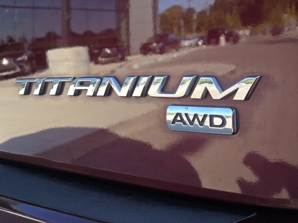 2018 Ford Edge Titanium photo 10