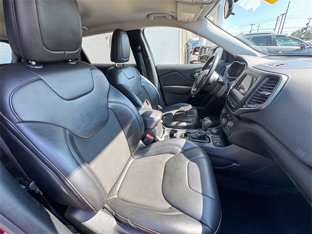 2020 Jeep Cherokee Altitude photo 19