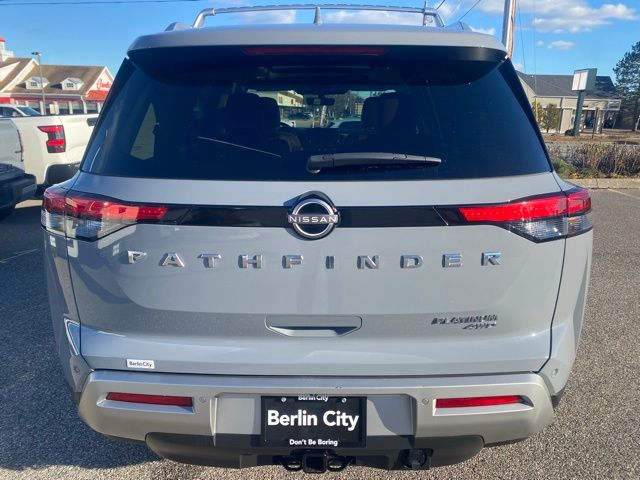 2023 Nissan Pathfinder Platinum photo 4