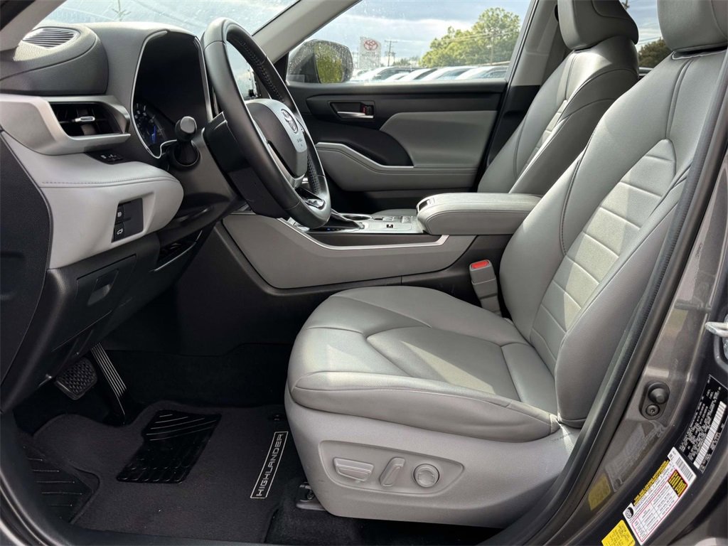 2021 Toyota Highlander Hybrid XLE photo 18