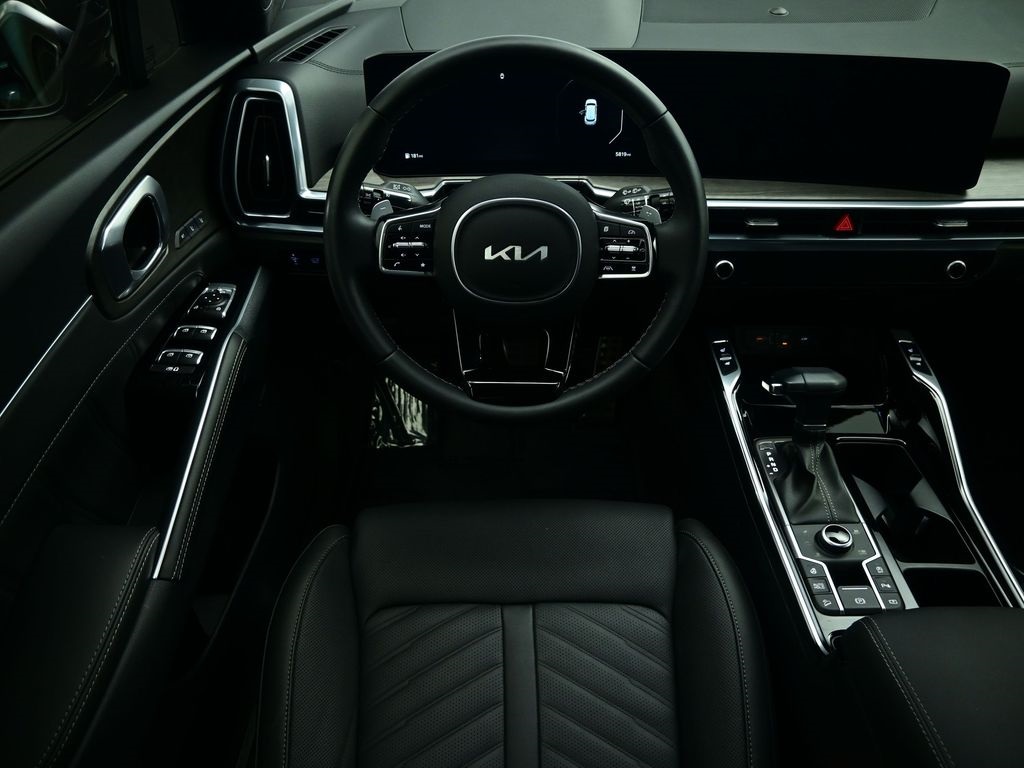 2025 Kia Sorento X-Pro SX Prestige photo 2