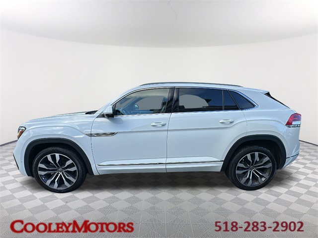 2021 Volkswagen Atlas Cross Sport SEL Premium R-Line's photo