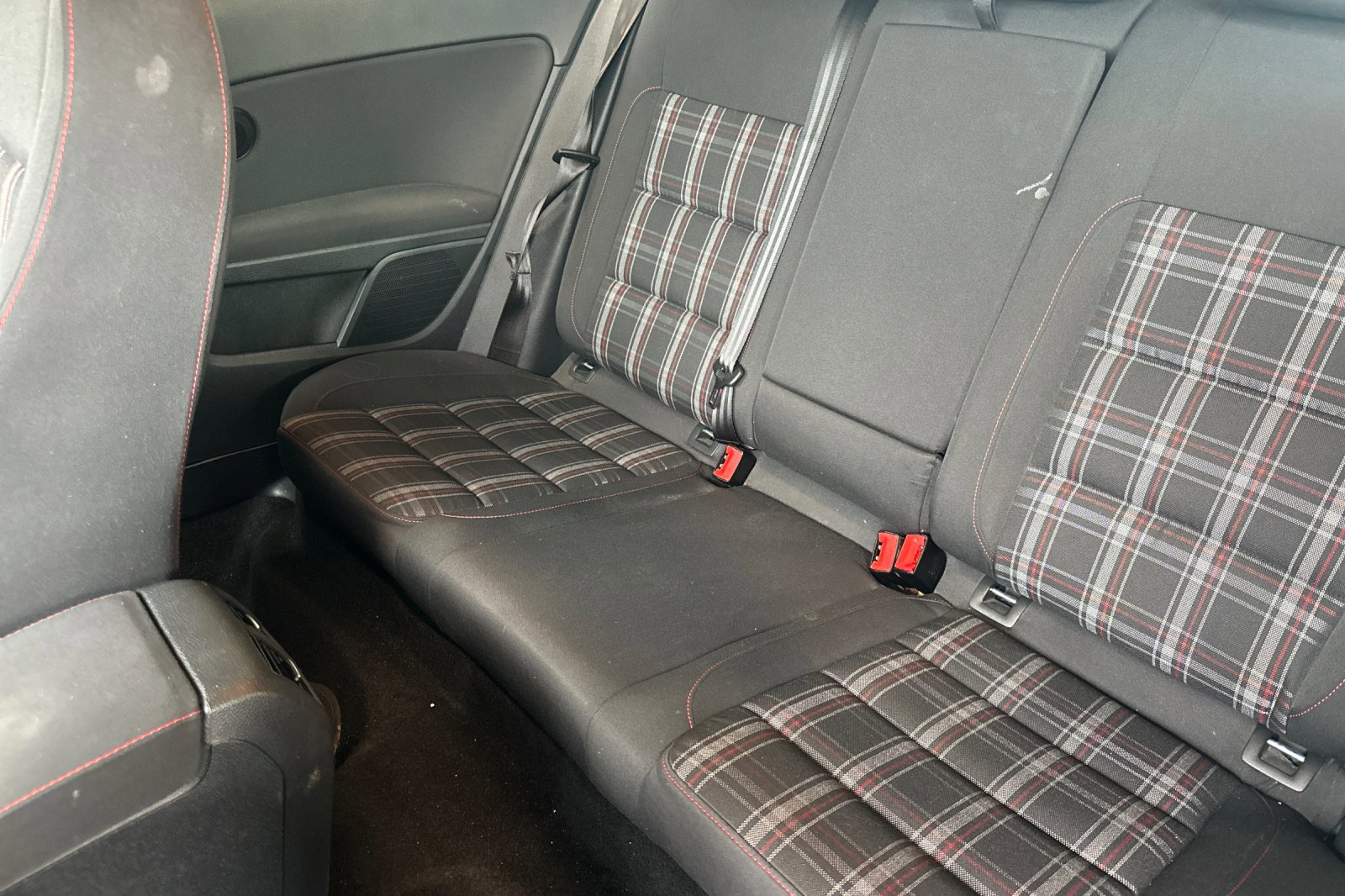2013 Volkswagen Golf GTI Base photo 8